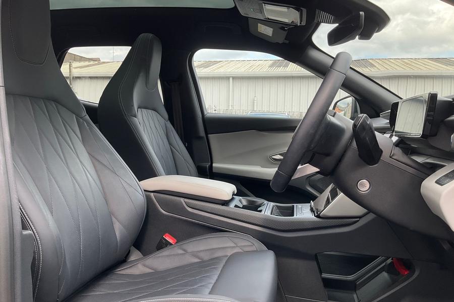 Ford Explorer Photo autoimg-88724d6d773798c1c9fed66816eafd12bcef6307.jpg