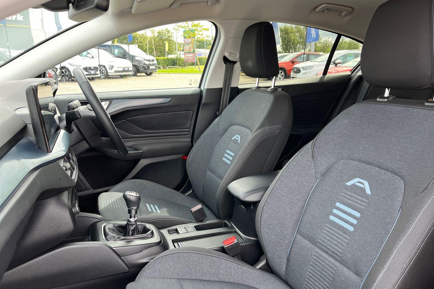 Ford Focus Photo 18