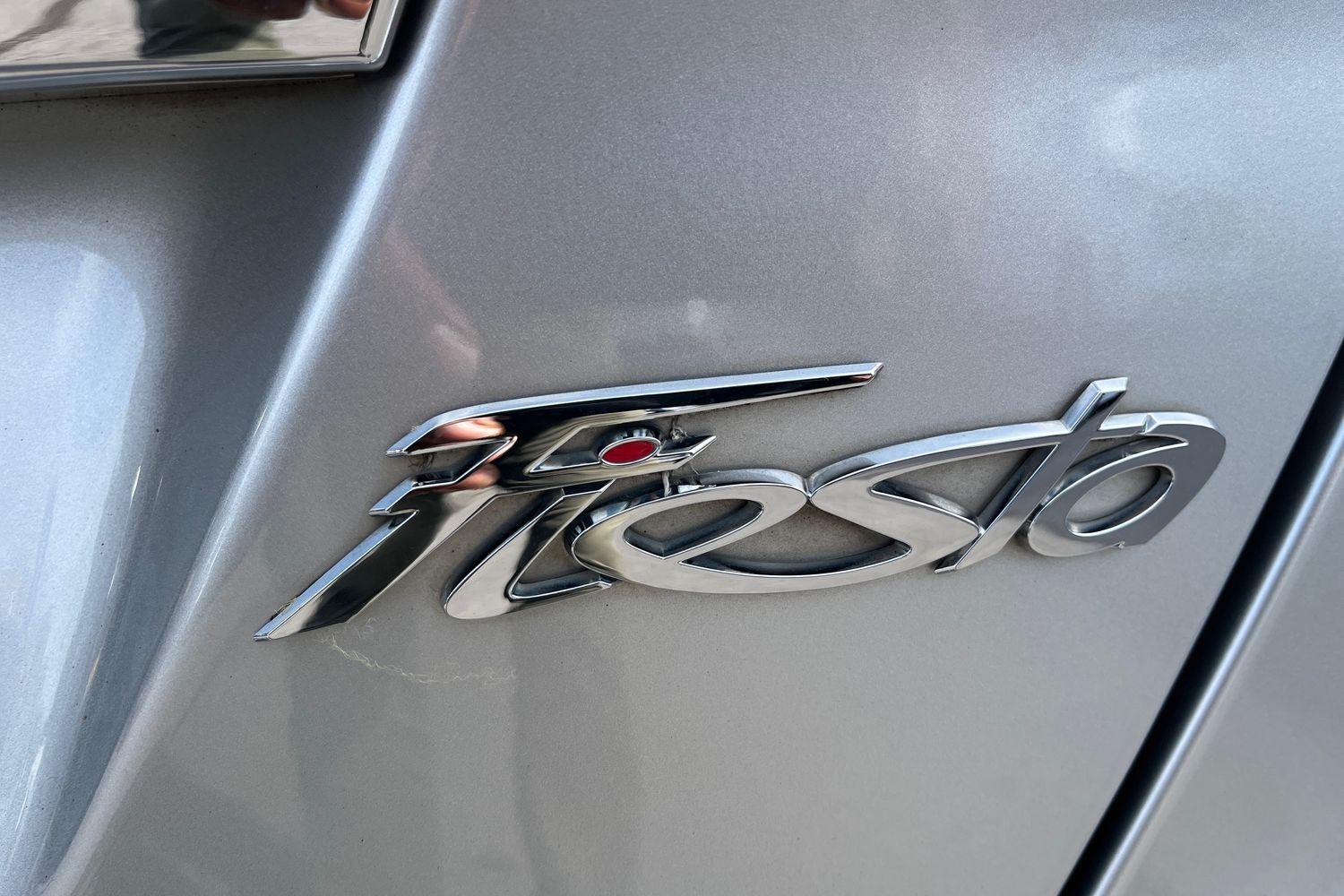 Ford FIESTA Photo 39