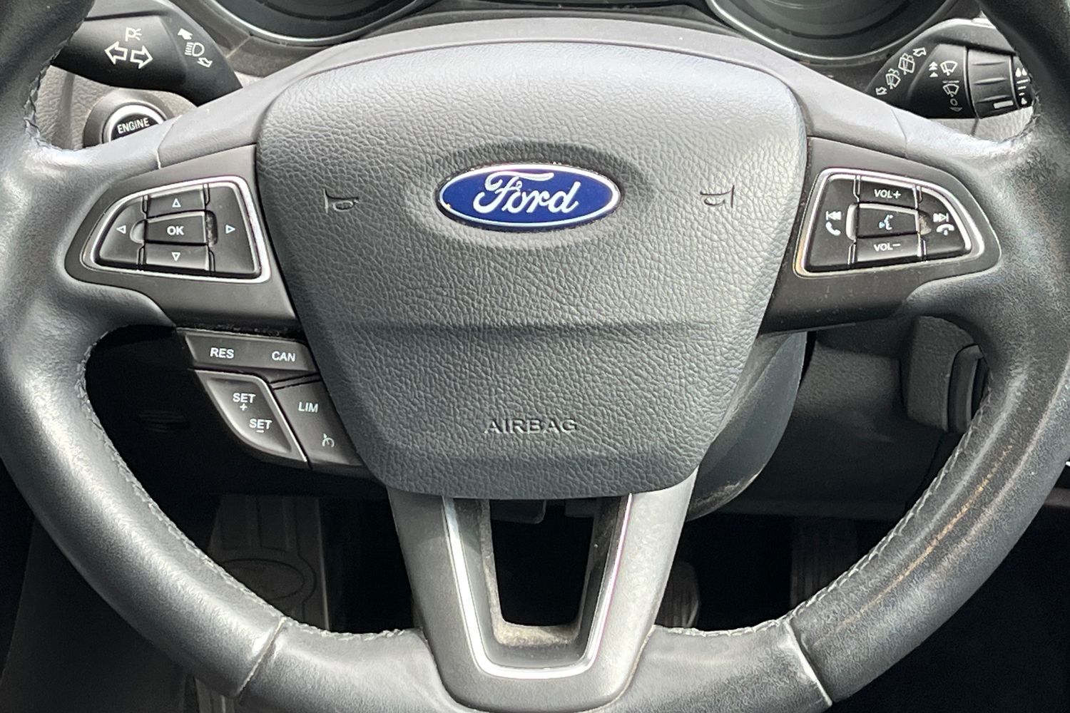Ford FOCUS Photo 11