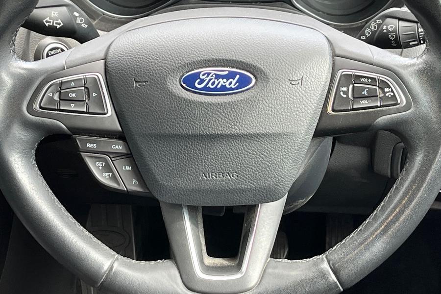 Ford FOCUS Photo autoimg-887841baa4685ee0ebc47300f6720857bb2e99c9.jpg