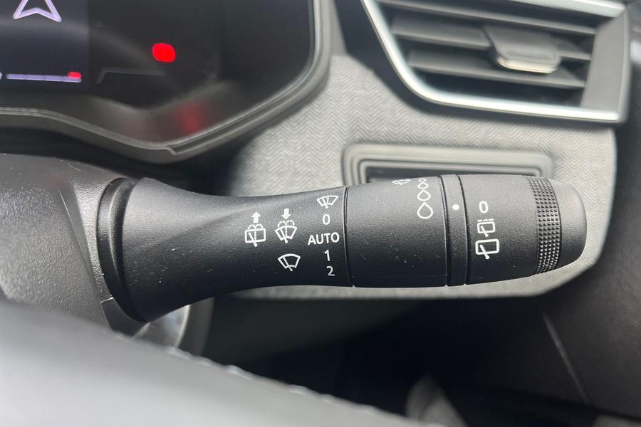 Renault CLIO Photo autoimg-887b3a84d1b7827d5929febace2dfe4aee846bbf.jpg