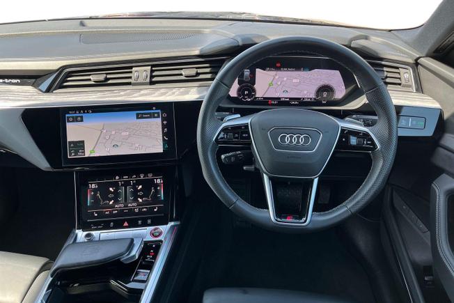 AUDI E-Tron S Photo 11