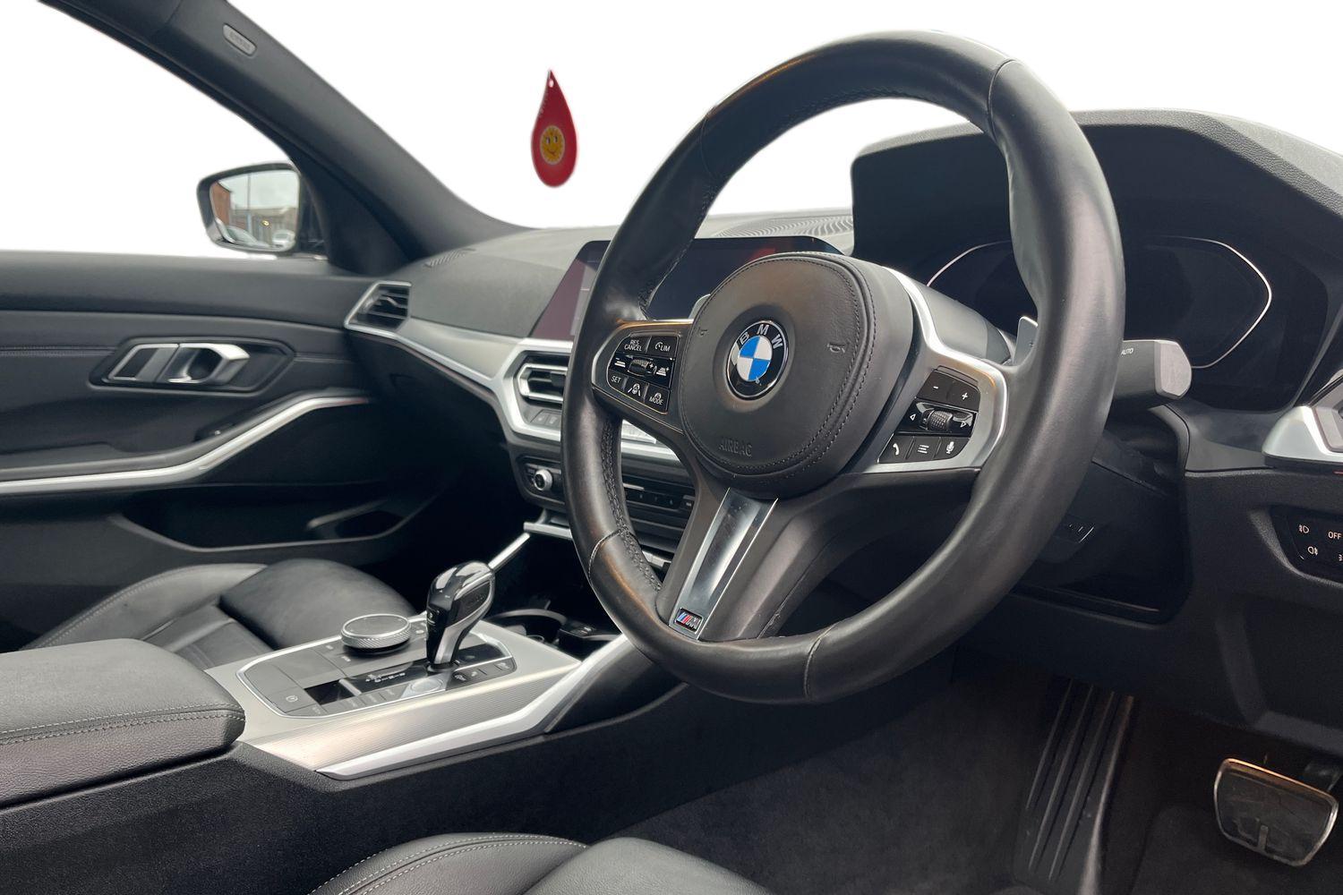 BMW 3 SERIES Photo 8