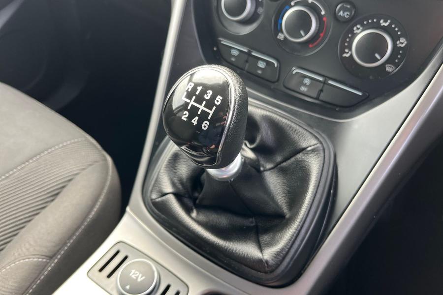 Ford KUGA Photo autoimg-887e3702cde7e84c2a1eb83ebb67130bca639c28.jpg