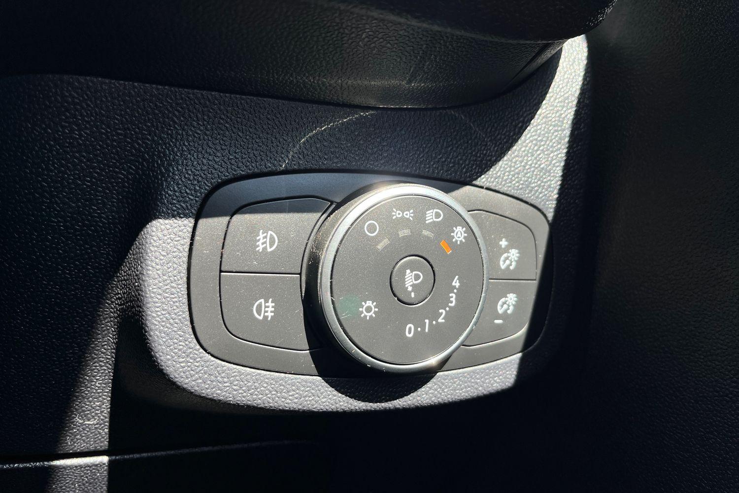 Ford Fiesta Photo 36