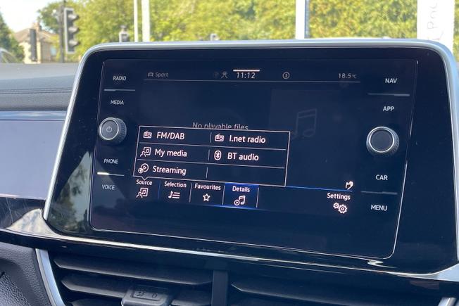 VOLKSWAGEN T-Roc Photo 38
