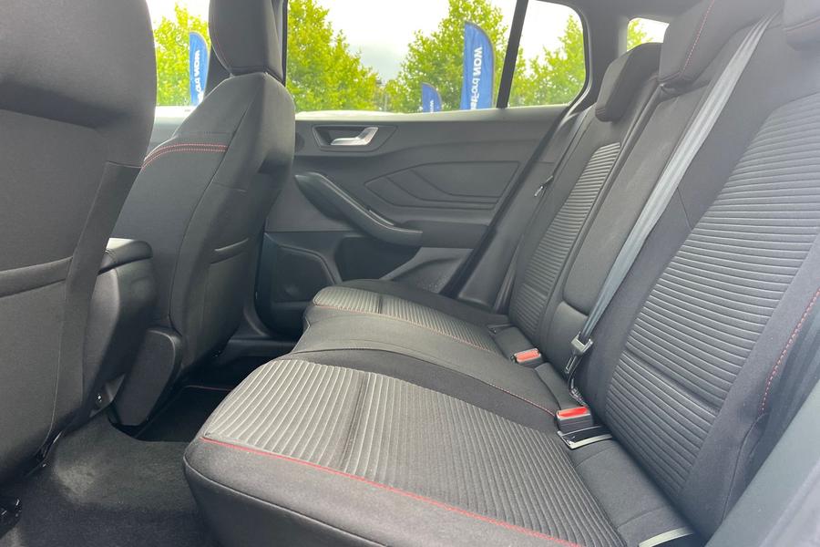 Ford FOCUS Photo autoimg-8884c72523b95bd637450c95ef68a72b0fe98d7b.jpg