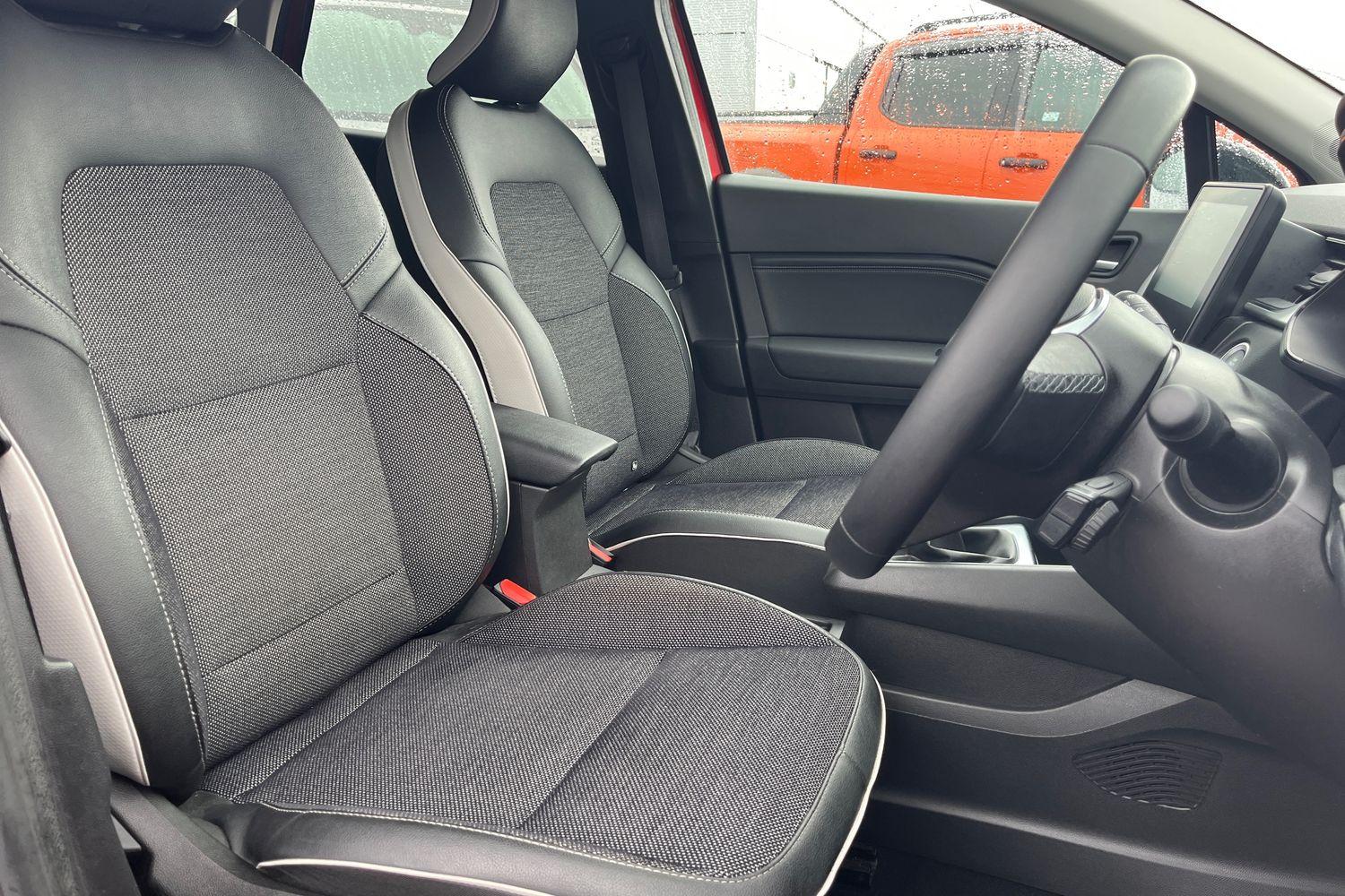 Renault CAPTUR Photo 16