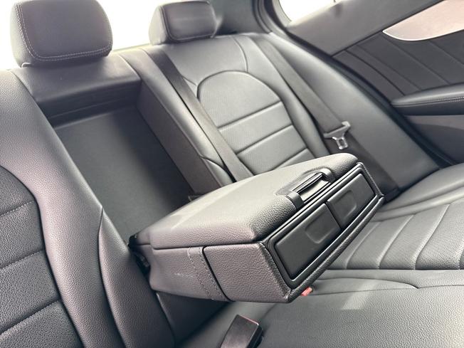 MERCEDES-BENZ C Class Photo 25