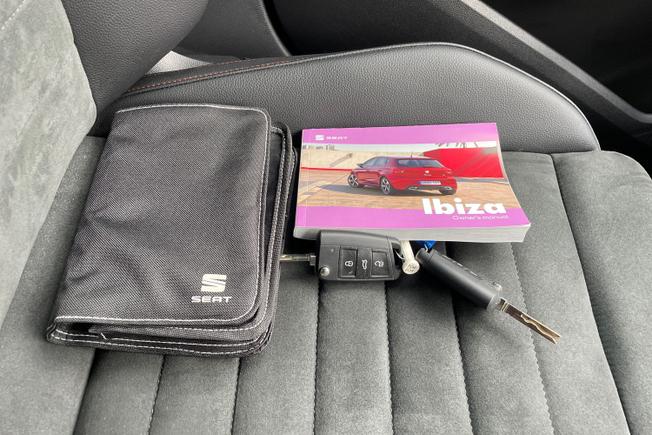 SEAT Ibiza Photo 35