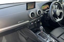 AUDI S3 Photo 2