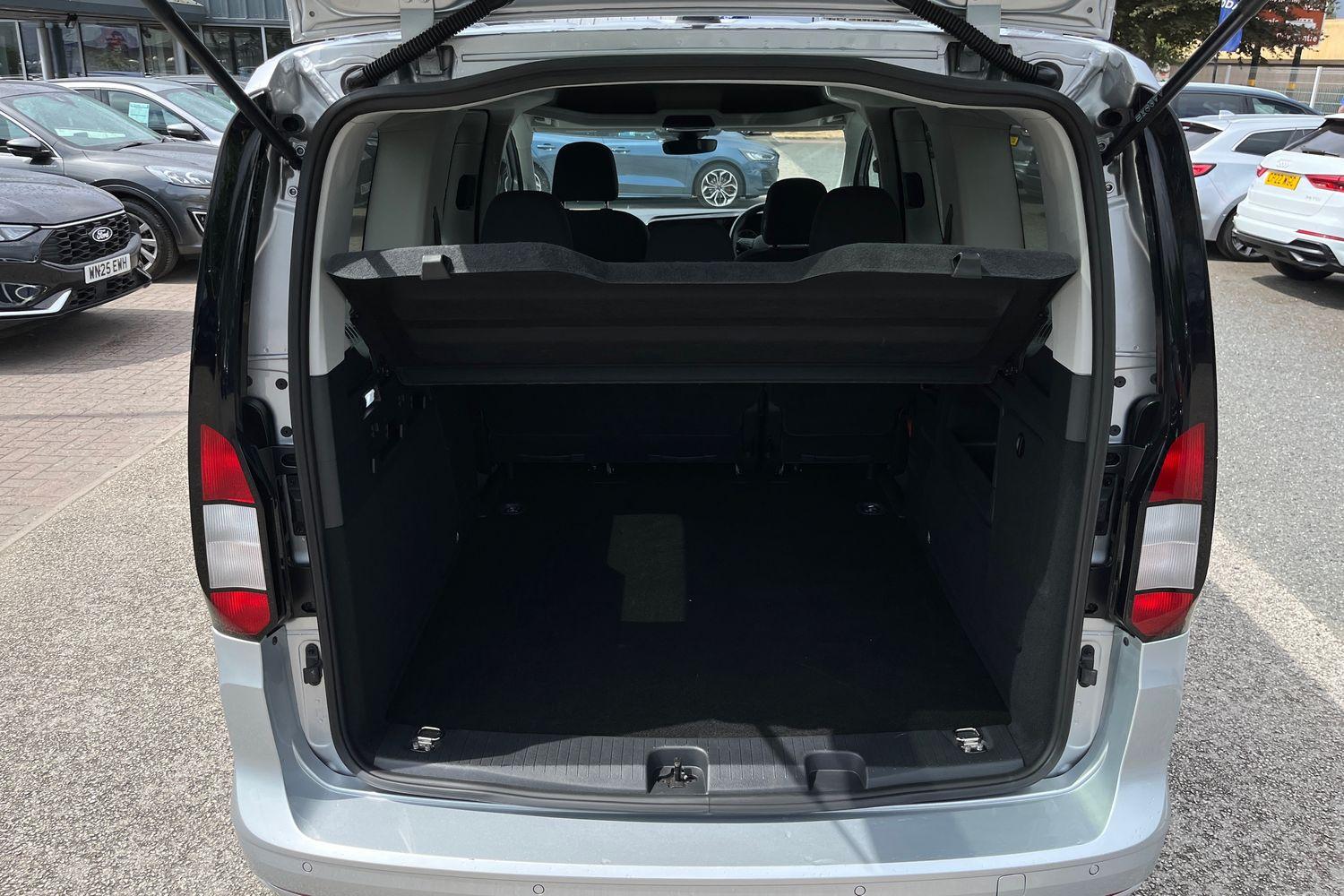 Ford TOURNEO CONNECT Photo 20
