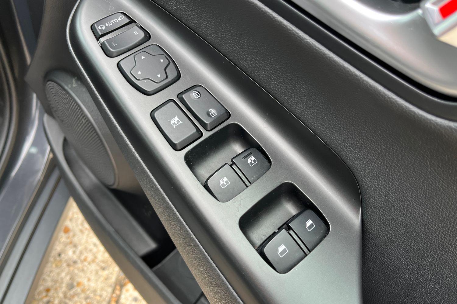 Hyundai KONA Photo 15