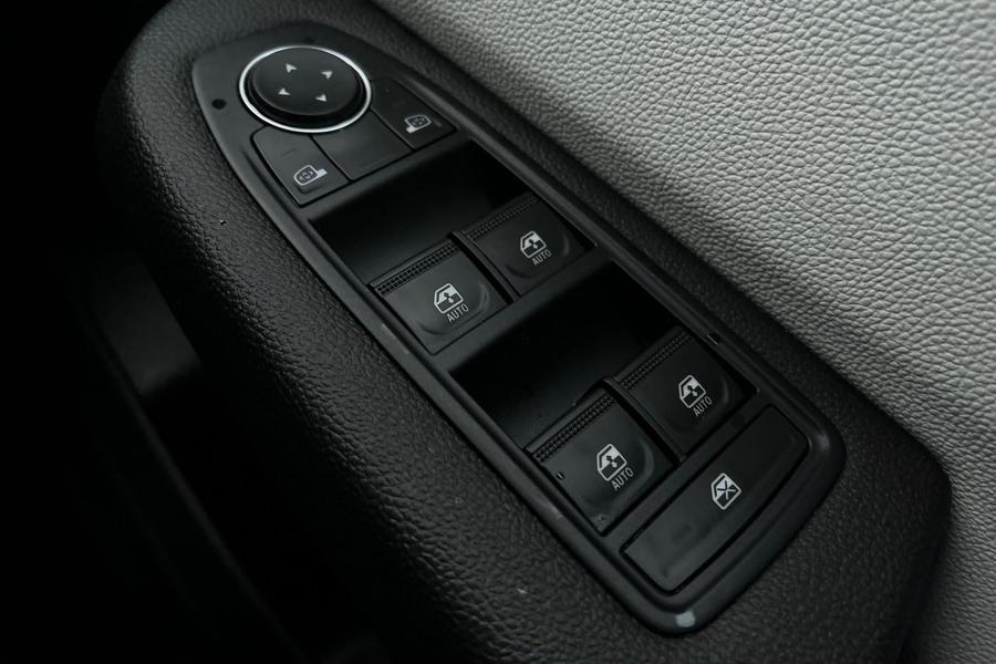 Renault Clio Photo autoimg-88a7eb821b9f82741c9707fb5bf0abed3d97117a.jpg