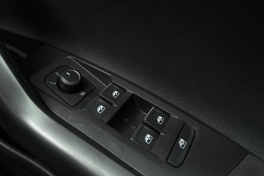 Volkswagen POLO Photo autoimg-88a8a59e0d54ea67654859cdf9ff48b7ca7d6f06.jpg