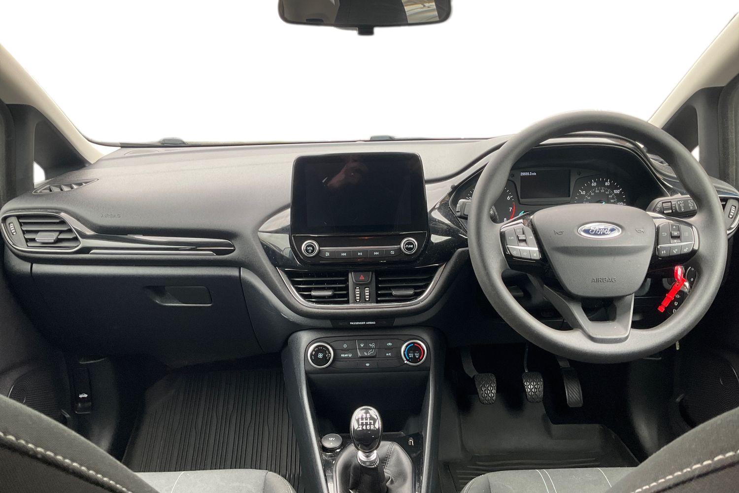 Ford FIESTA Photo 9