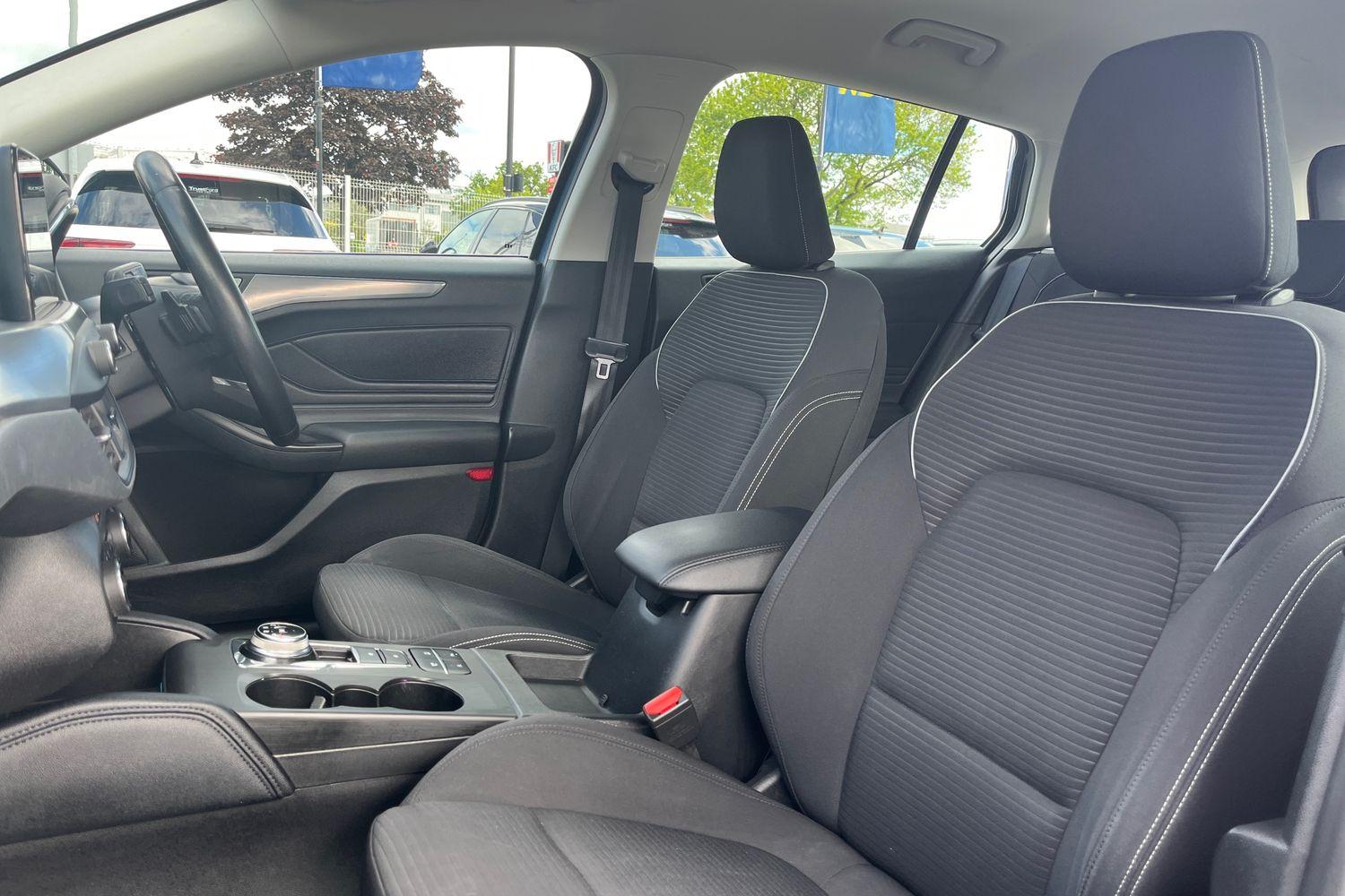 Ford Focus Photo 18