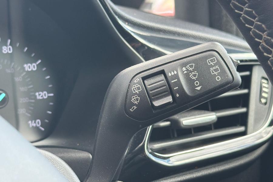 Ford FIESTA Photo autoimg-88b2e678b045b890437ed10cff1f7c506bb1c9d0.jpg