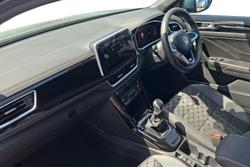 VOLKSWAGEN T-Roc Photo 2