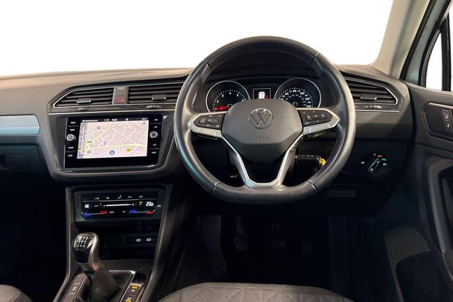 VOLKSWAGEN Tiguan Photo 11