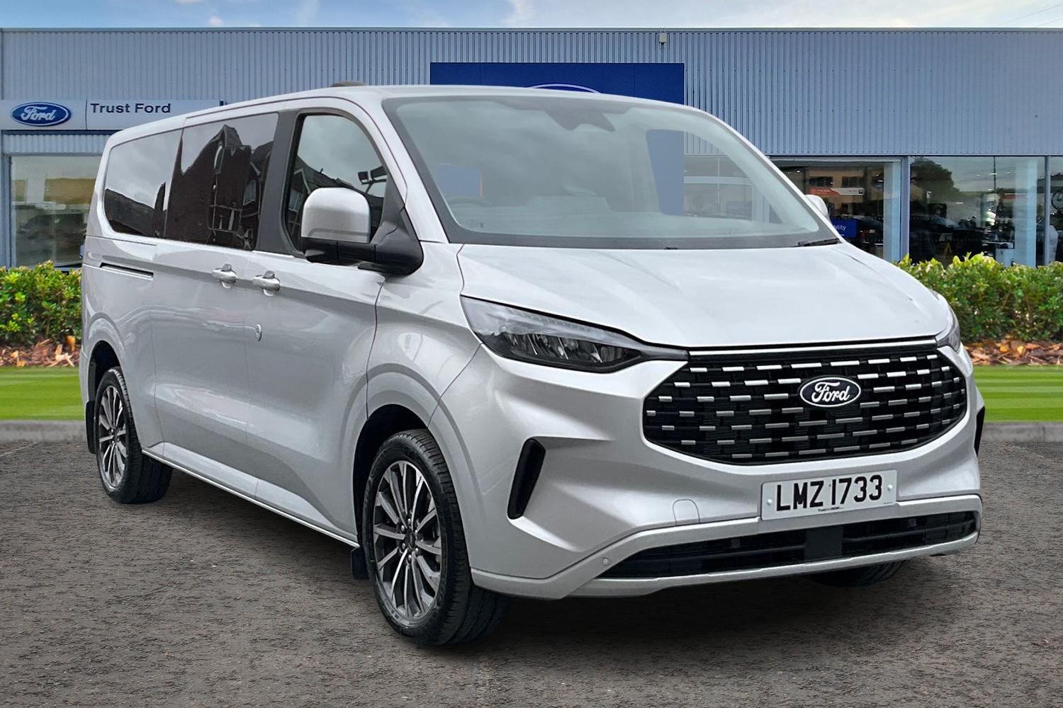 Ford Tourneo Custom Photo 0