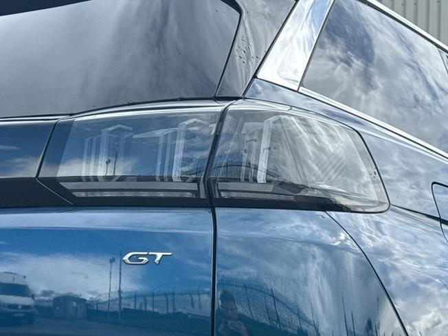 PEUGEOT 5008 Photo 18