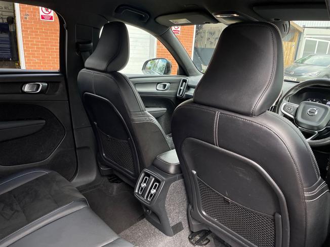 VOLVO Xc40 Photo 31