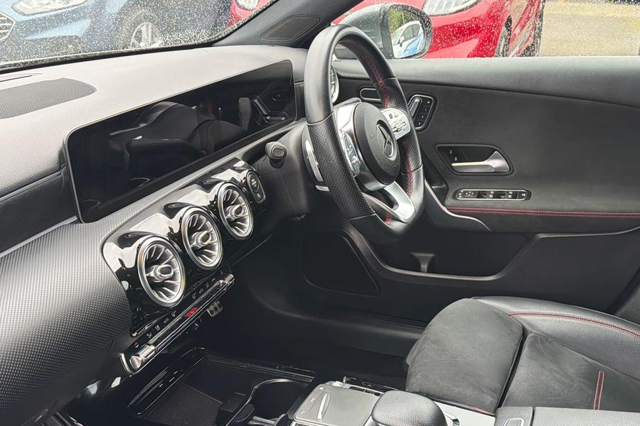 Mercedes-Benz A CLASS Photo autoimg-88cd2a4204991121a3fac052e35c9595a3029b4f.jpg