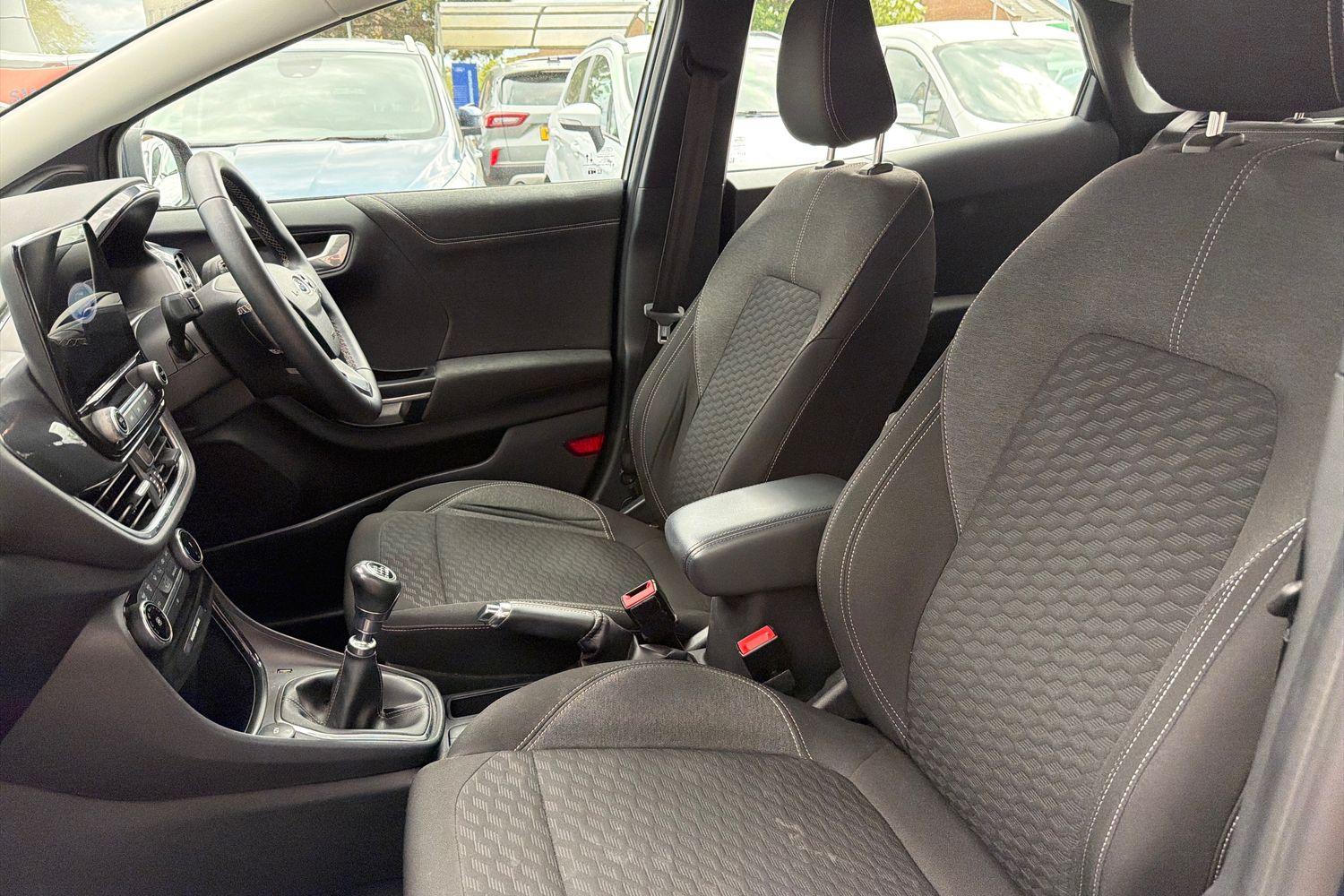 Ford PUMA Photo 18
