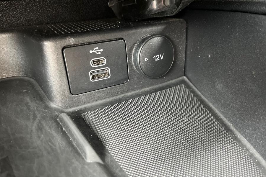 Ford Kuga Photo autoimg-88cf73178aabf81aca4b33a7833ab67714dcfee8.jpg