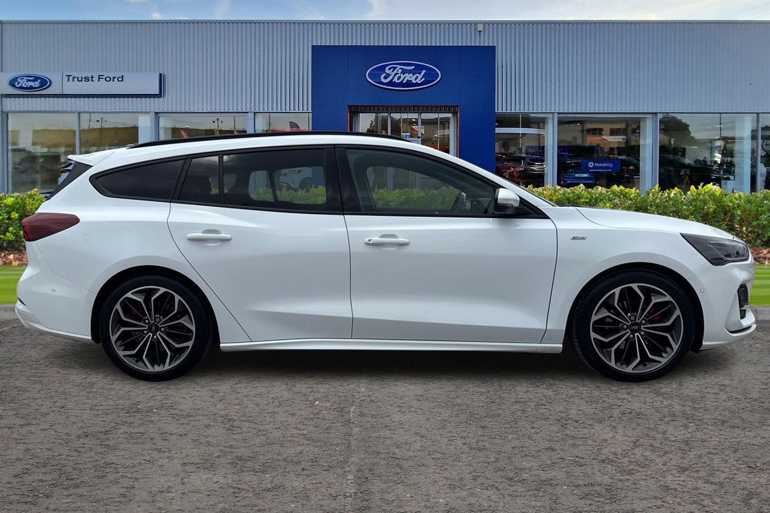 Ford FOCUS Photo 2