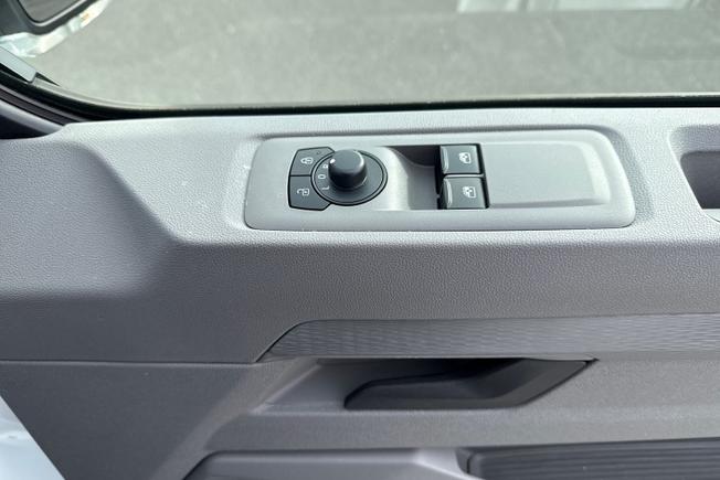 VOLKSWAGEN E-Transporter Photo 41