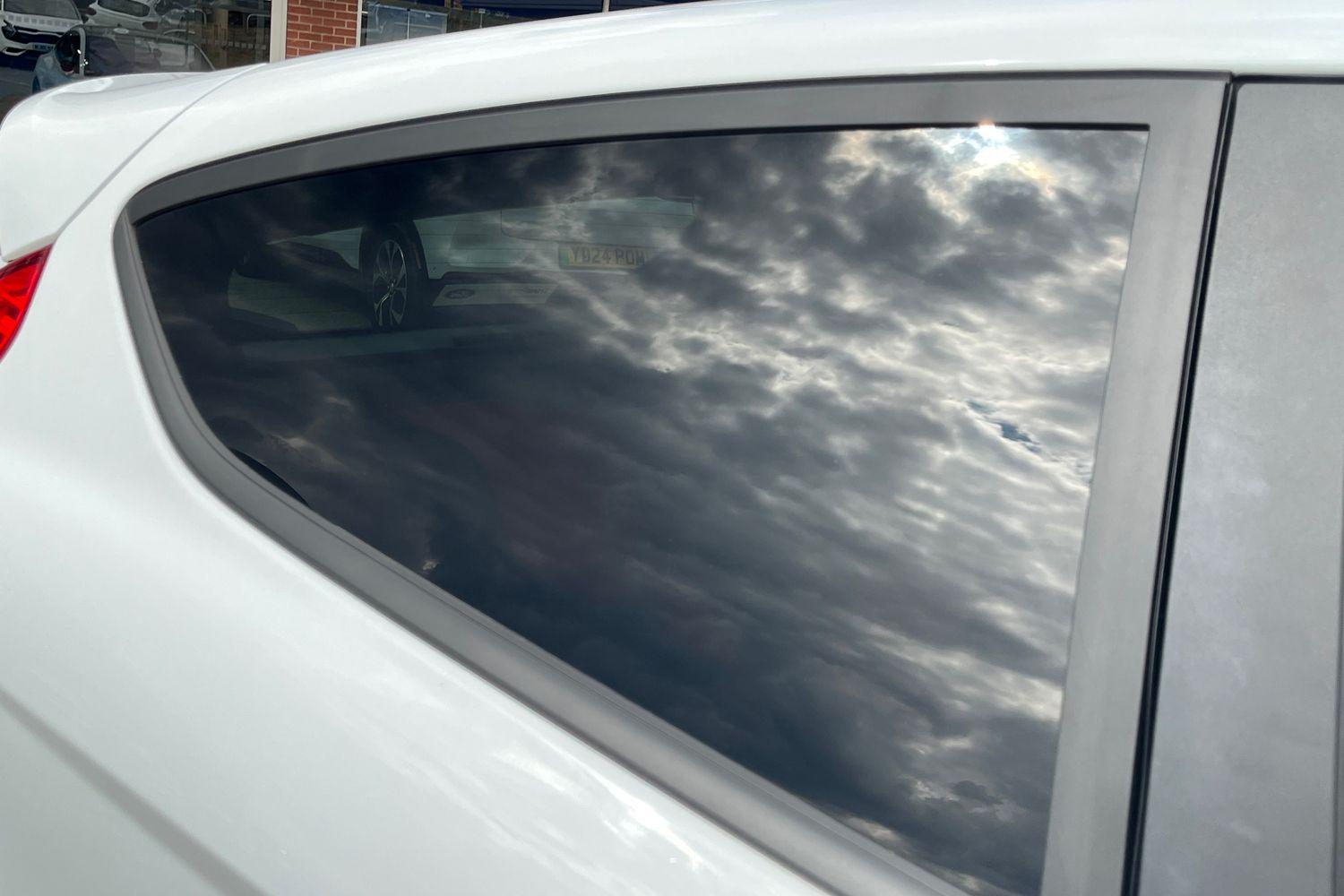 Ford FIESTA Photo 38