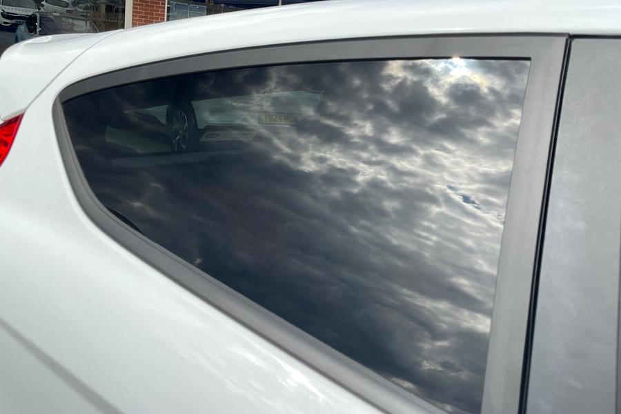 Ford FIESTA Photo autoimg-88d8dbb8d4e6ad3f4a5fdaa860895f68a25578bc.jpg