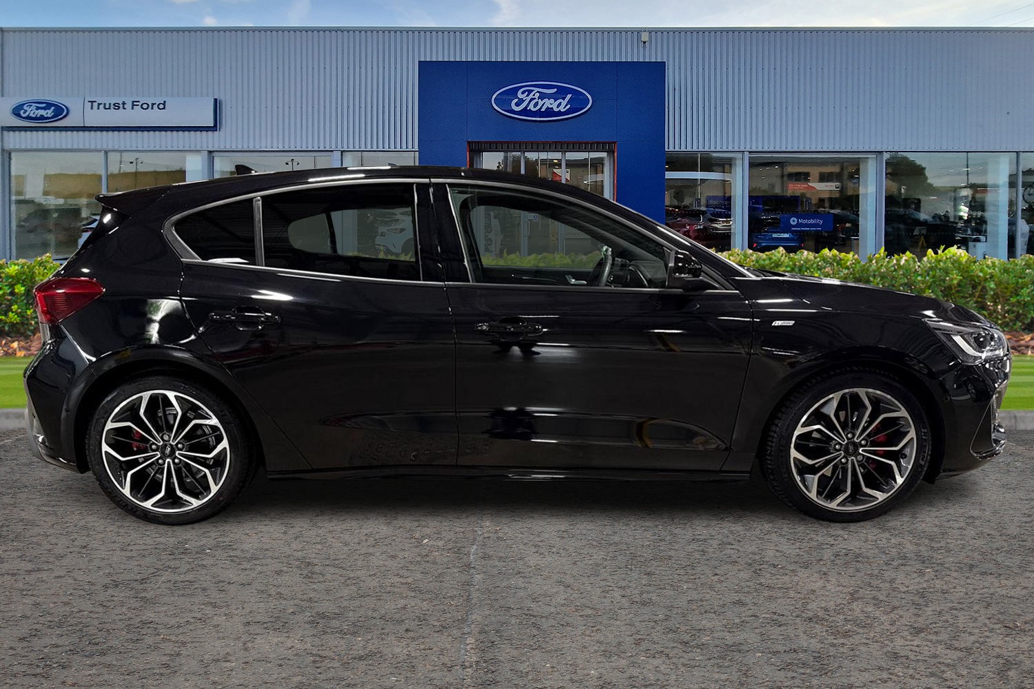 Ford Focus Photo 2