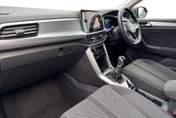 VOLKSWAGEN T-Roc Photo 2