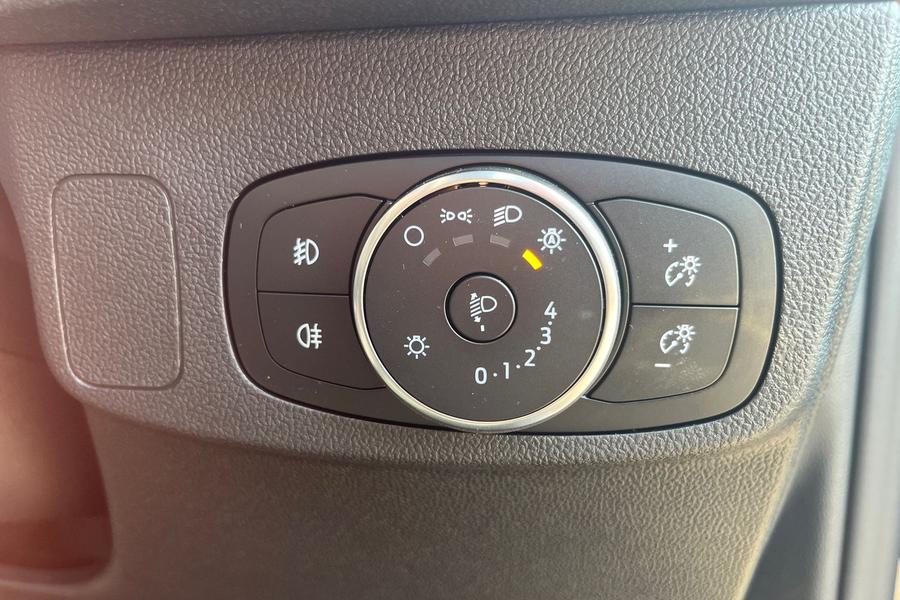 Ford FOCUS Photo autoimg-88dbe286ef83e3d47308780013f3b46ae1c17795.jpg