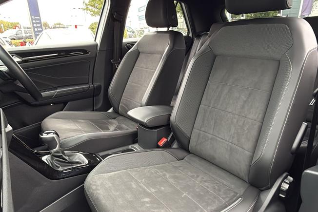 VOLKSWAGEN T-Roc Photo 21