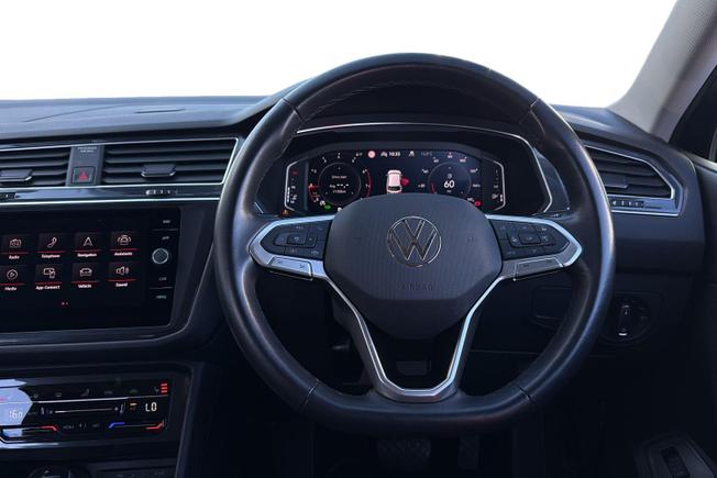 VOLKSWAGEN Tiguan Allspace Photo 11
