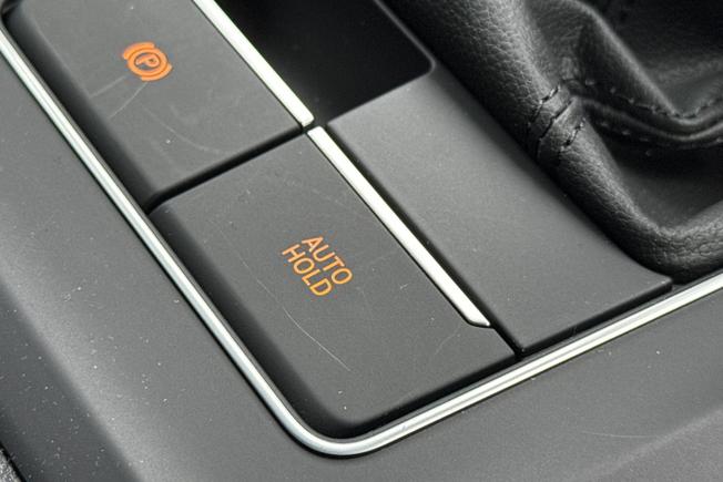 VOLKSWAGEN Golf Photo 38