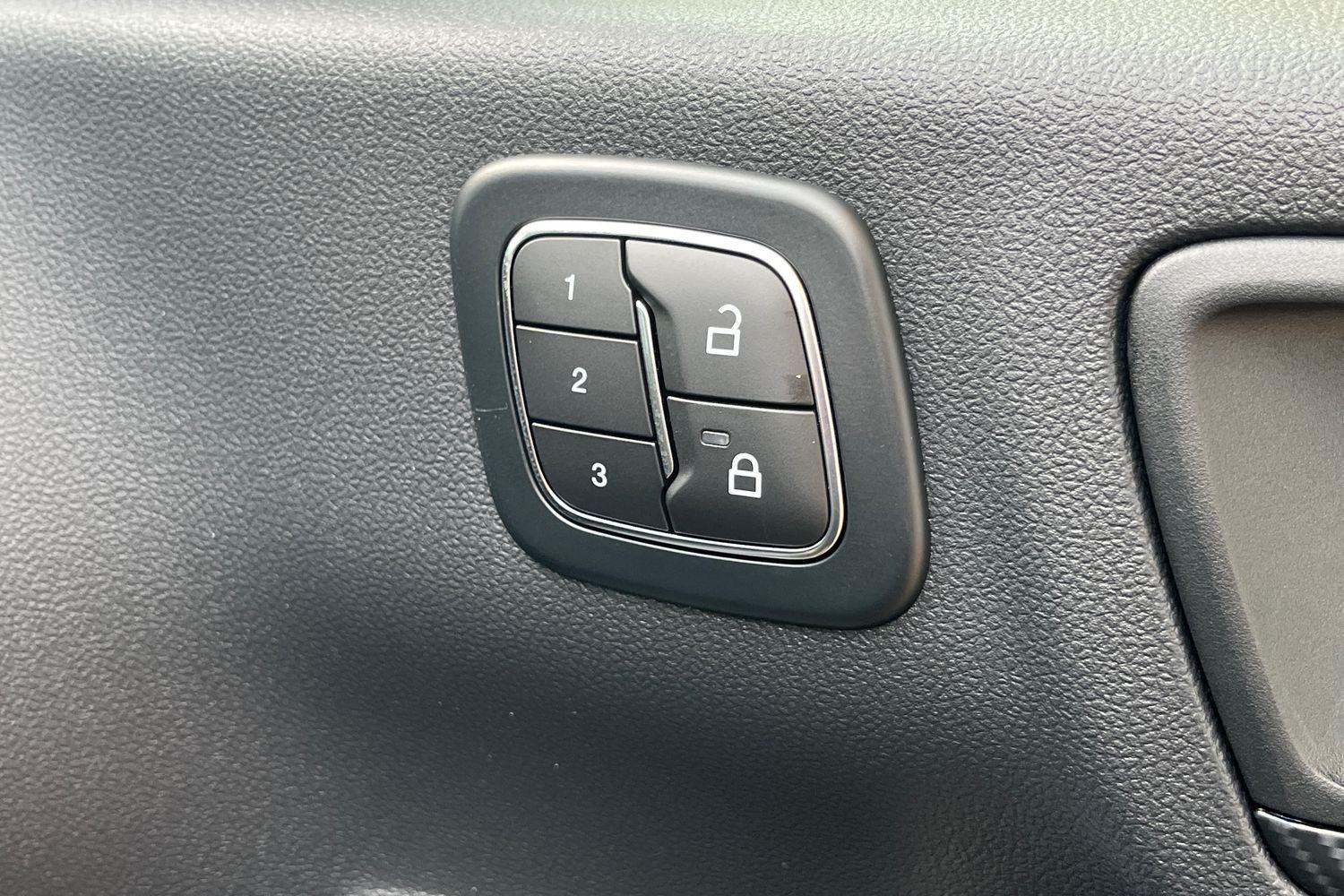 Ford KUGA Photo 26