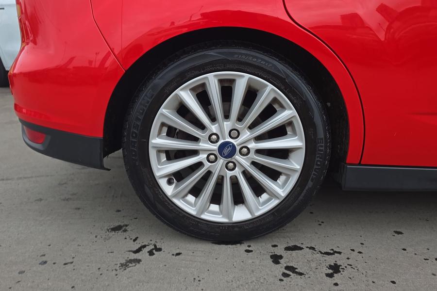 Ford C-MAX Photo autoimg-88f2d15b2a61cf572bf909a597138f7ca0e66ef1.jpg