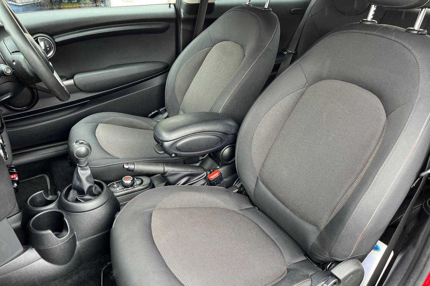 MINI HATCHBACK Photo 18