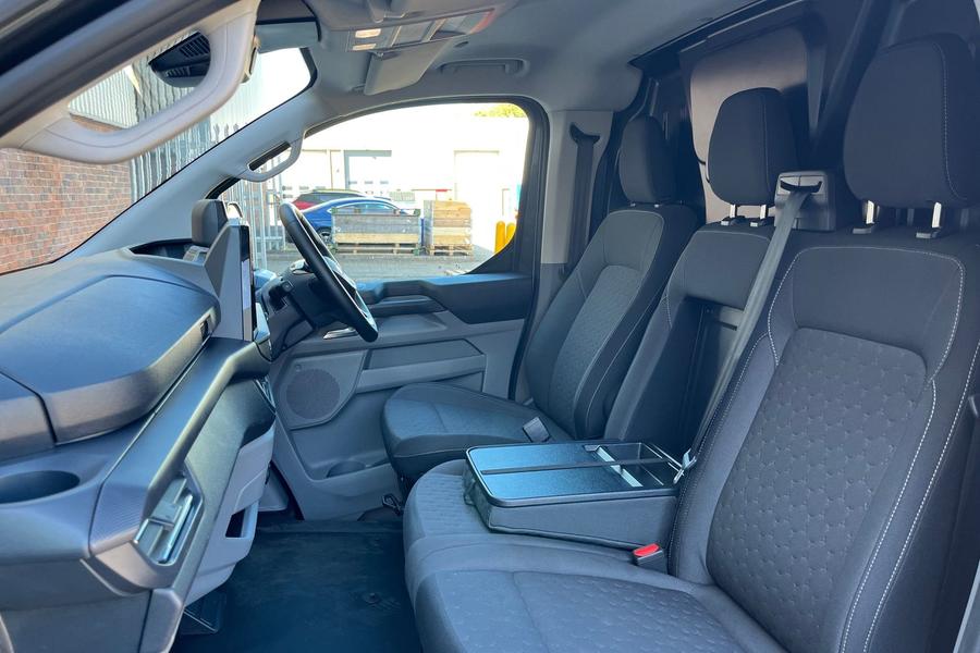 Ford E-TRANSIT CUSTOM Photo autoimg-88f465c22187a4fe871e66adae1f1e505fc42511.jpg