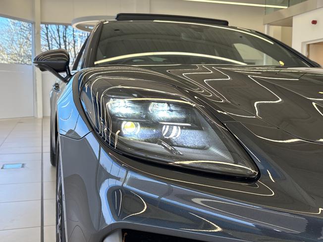 PORSCHE Panamera Photo 21