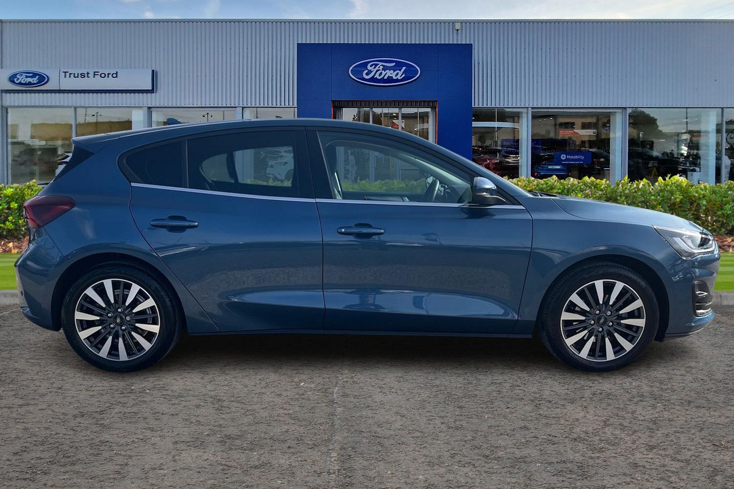 Ford FOCUS Photo 2