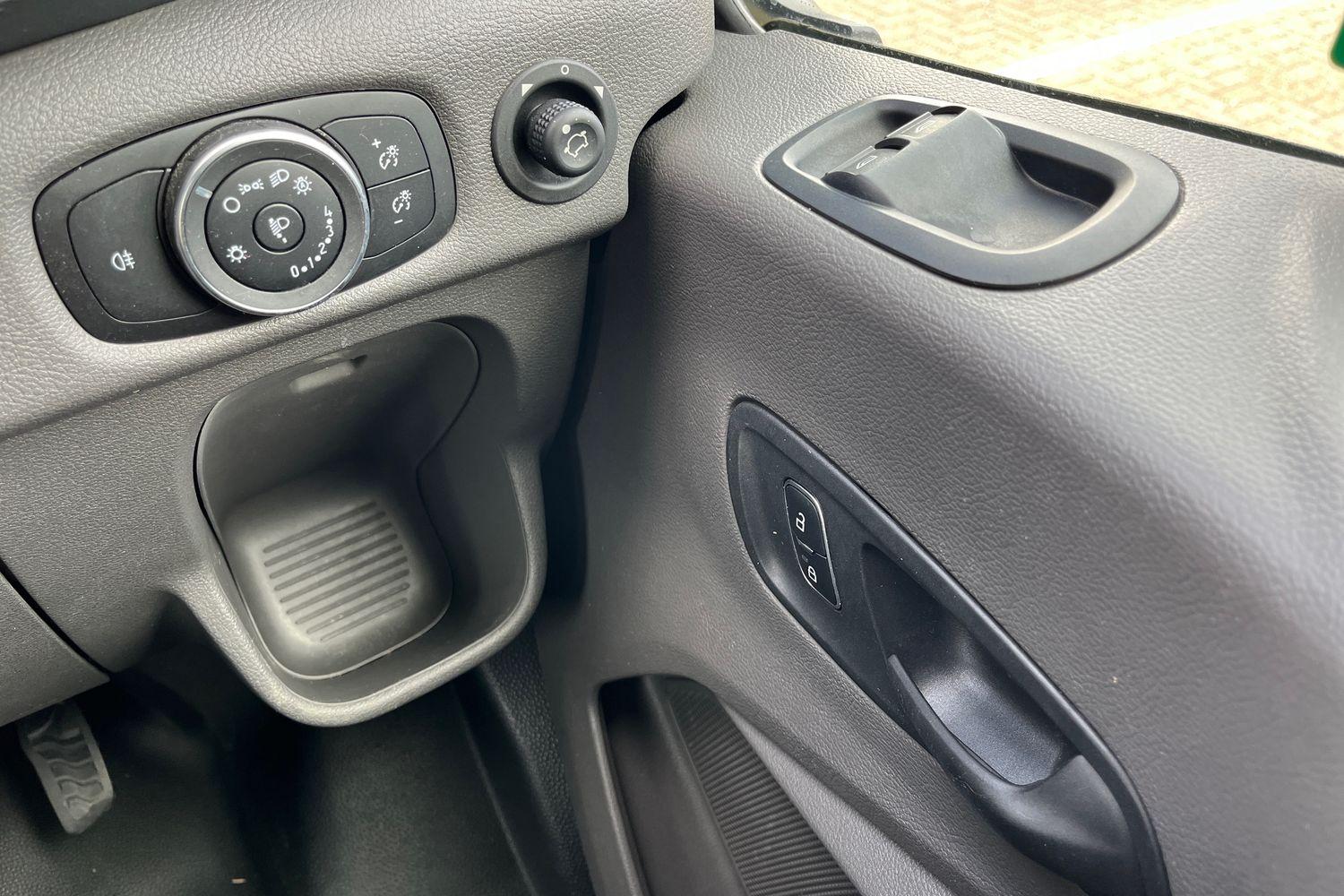 Ford TRANSIT Photo 16