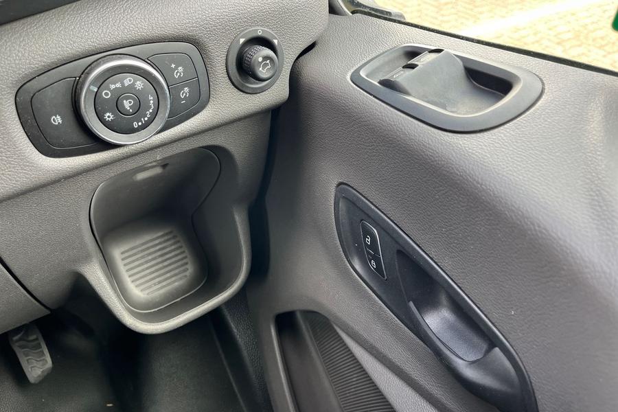 Ford TRANSIT Photo autoimg-89009a1a1e1e34a991daefbde65591f4ea551cec.jpg