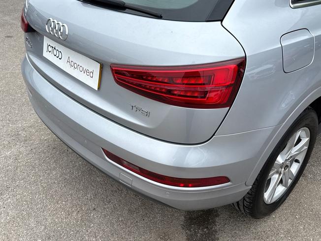 AUDI Q3 Photo 22
